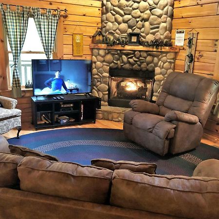 فيلا جاتلينبرجفي Bear Pleasures Cabin المظهر الخارجي الصورة