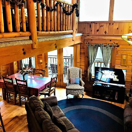 فيلا جاتلينبرجفي Bear Pleasures Cabin المظهر الخارجي الصورة