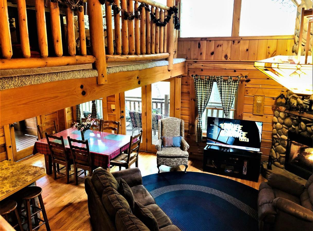 فيلا جاتلينبرجفي Bear Pleasures Cabin المظهر الخارجي الصورة